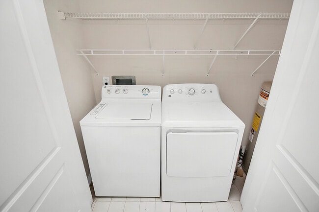 Building Photo - 400 N Church St