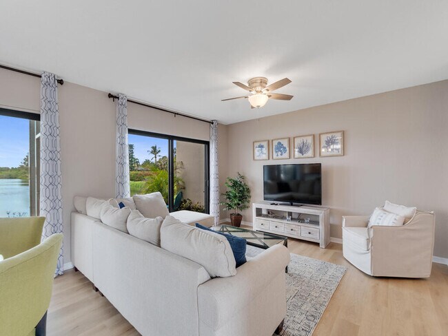 Building Photo - 3206 S Lakeview Cir