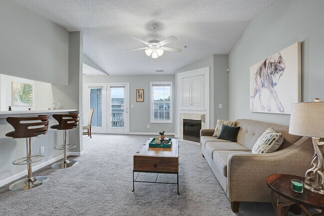 Primary Photo - Freshley Painted! Updated Flooring! Centra...