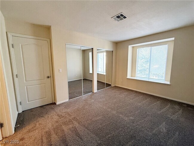 Building Photo - 7200 W Pirates Cove Rd