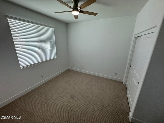 Building Photo - 701 Edward Scholle Dr
