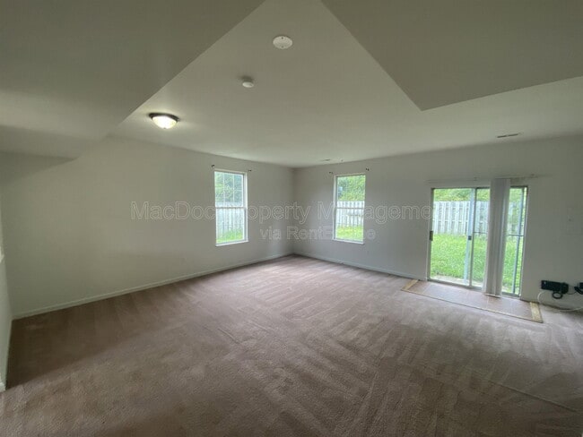 Building Photo - 10910 Coreys Way