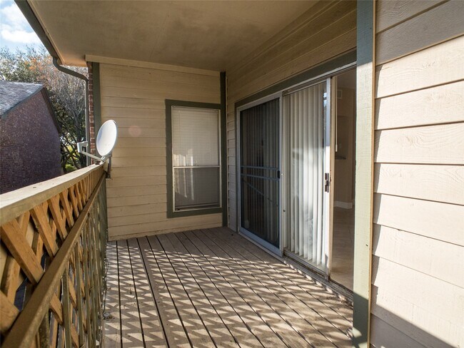 Building Photo - 6500 Harbor Town Dr
