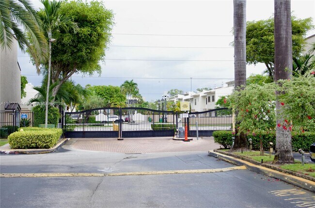 Building Photo - 675 NW 85th Ct