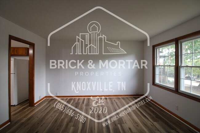 Building Photo - 2409 Holbrook Dr