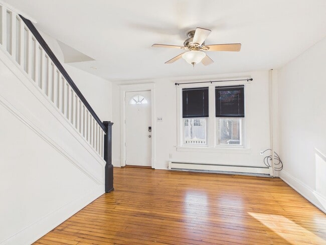 Building Photo - Adorable Single Family on Penn St