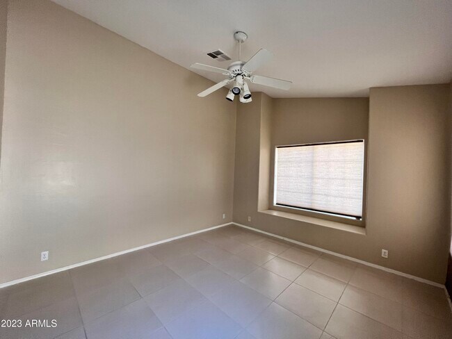 Building Photo - 4205 E Raven Rd