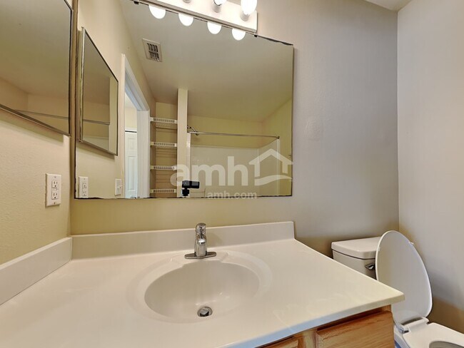 Building Photo - 11414 Ivy Flower Loop