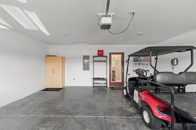 Building Photo - Redwood Pickerington
