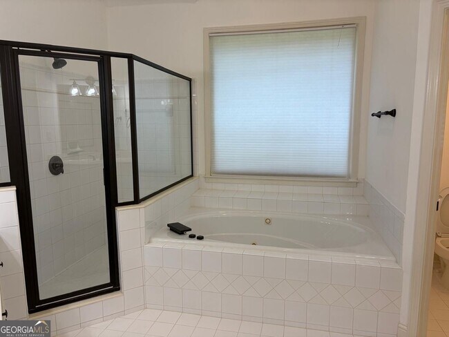 Building Photo - 96 Highgrove Dr