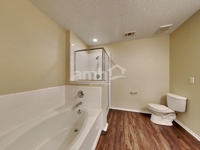 Building Photo - 115 Clover Leaf Ln