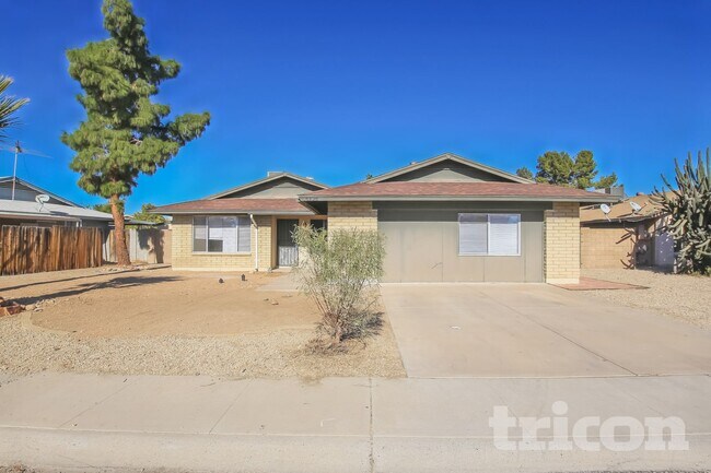 Building Photo - 5526 W Angela Dr