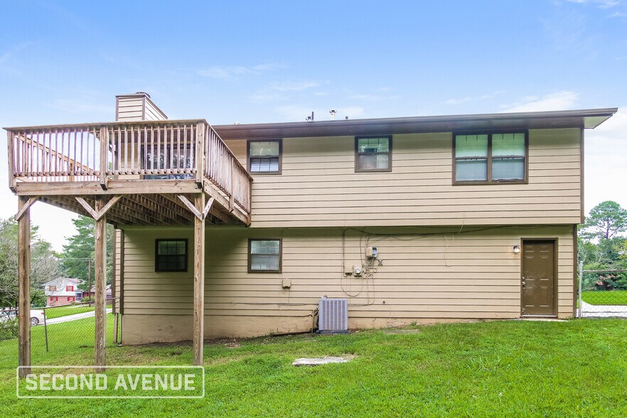 Building Photo - 2237 Rocklane Dr