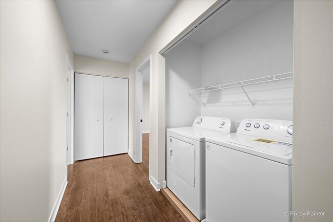 Building Photo - 1737 W Chrysler Dr