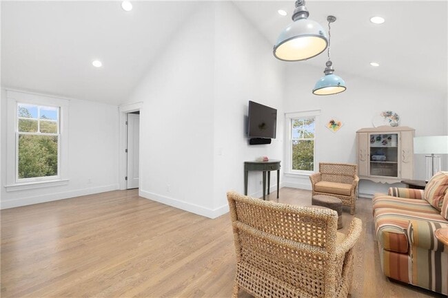 Building Photo - 46 Carnegie Heights Dr