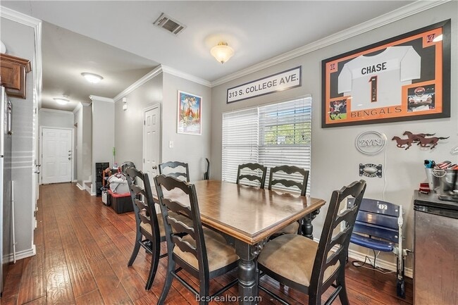 Building Photo - 114 Lynn Dr