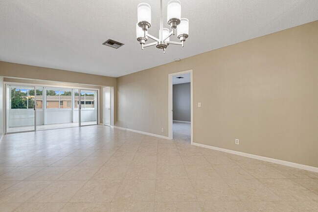 Building Photo - 2411 Papaya Dr