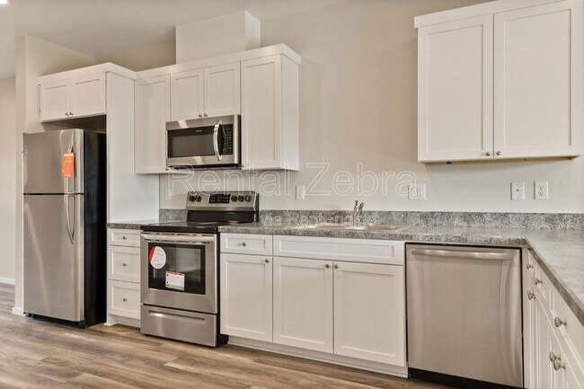 Building Photo - 1682 SW Salmon Ave