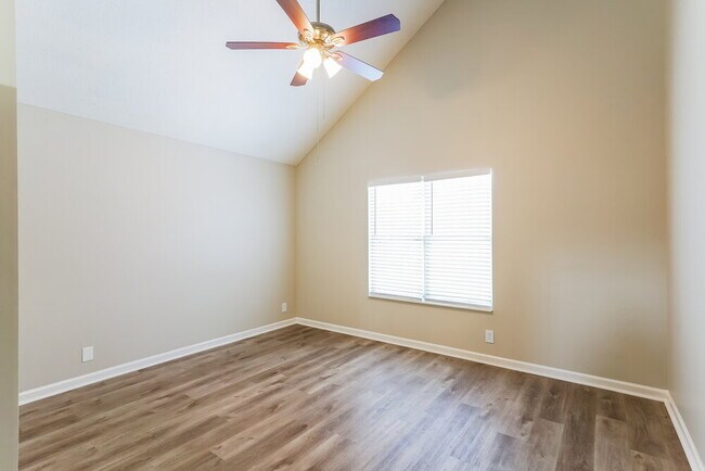 Building Photo - 1016 Mansker Dr