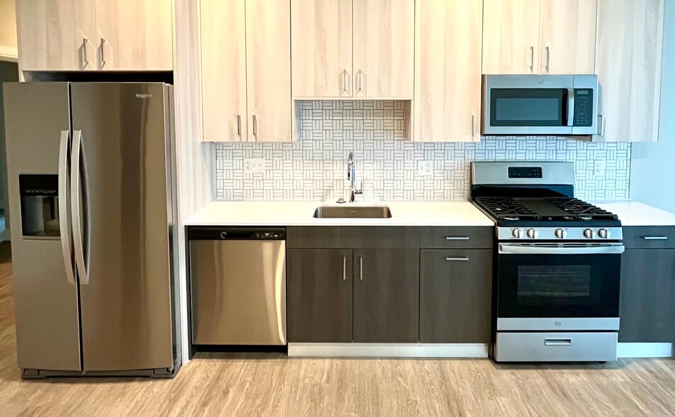 Kitchen - 319 & Park