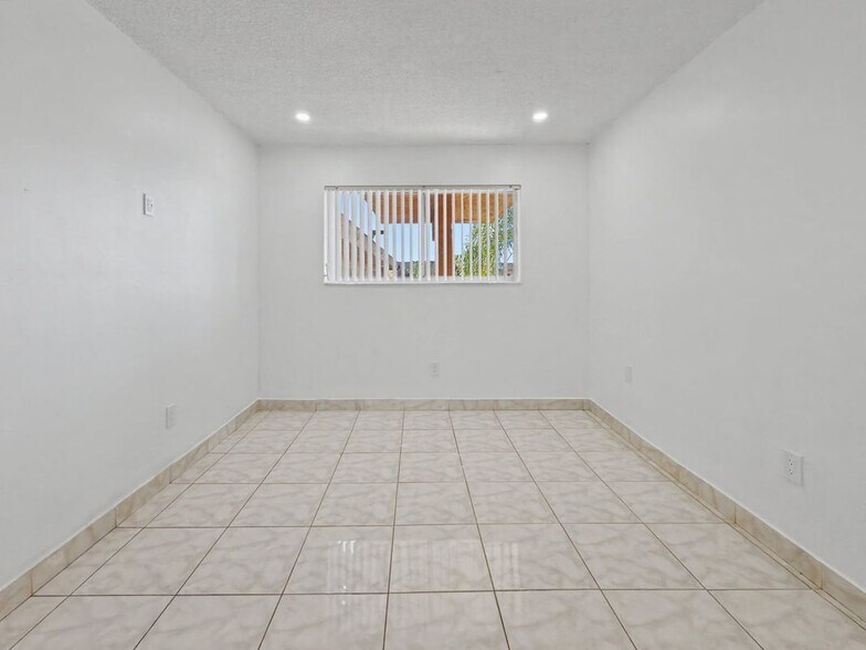 Building Photo - 8401 SW 107th Ave