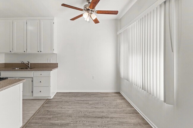 Interior Photo - 11660 Chenault Street,