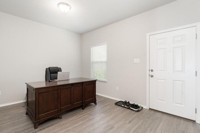 Building Photo - 5510 Daniel Wy