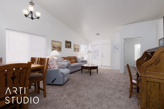 Building Photo - Short term fully furnished 3-bedroom 2 bat...