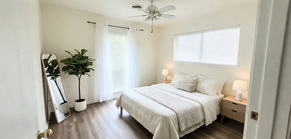 Building Photo - 5455 Kuldell Dr