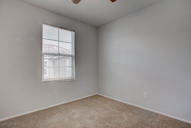 Building Photo - 27 Hudson Canyon St