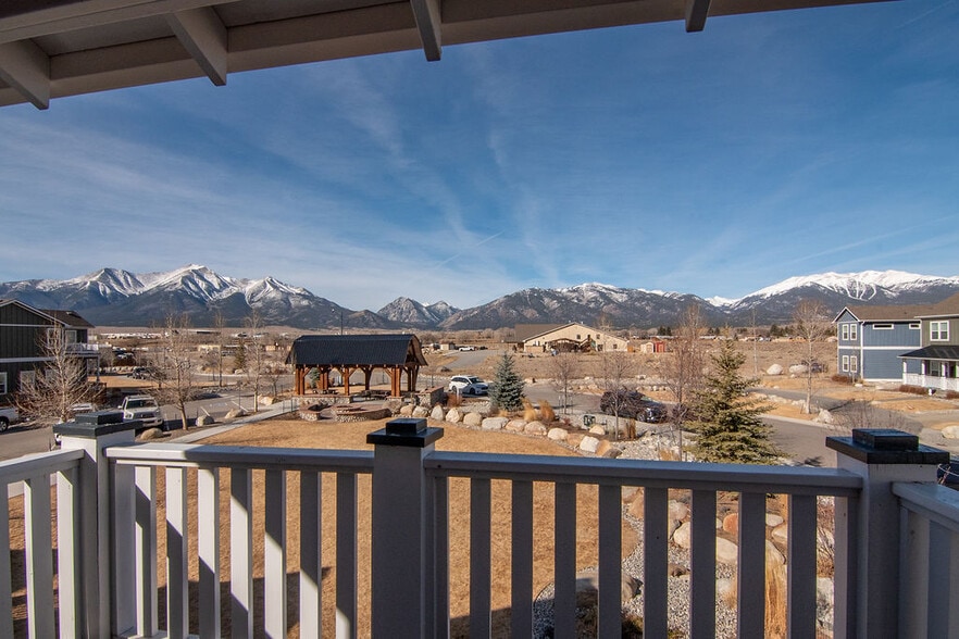 Building Photo - 120 Barnwood Cir