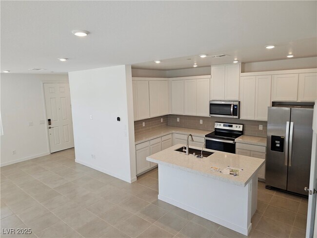 Building Photo - 187 Vanhoy Ave