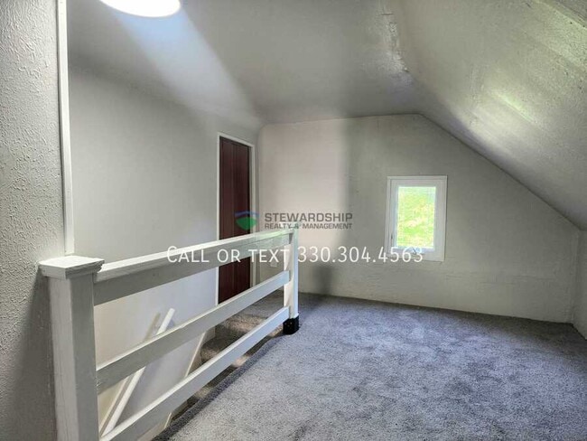 Building Photo - 149 Rhodes Ave