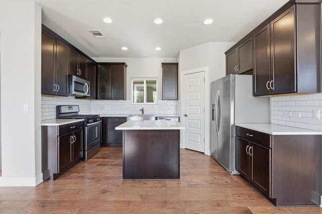 Building Photo - 1912 Dinsdale Ln