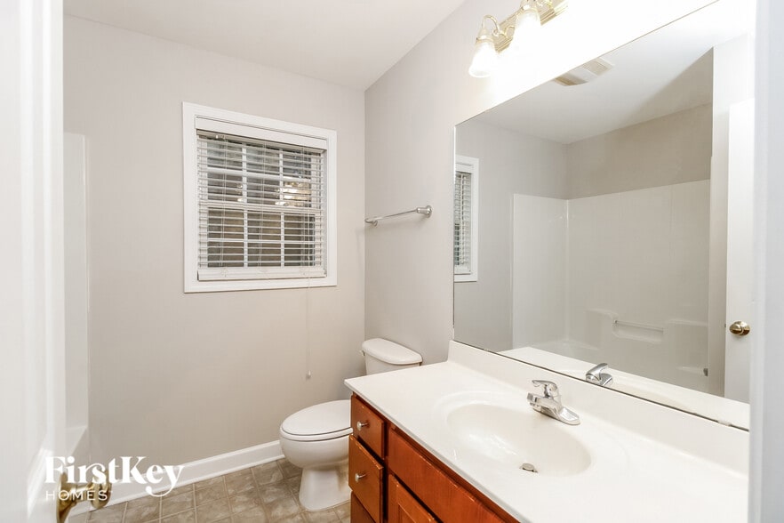 Building Photo - 3205 Quail Run Dr