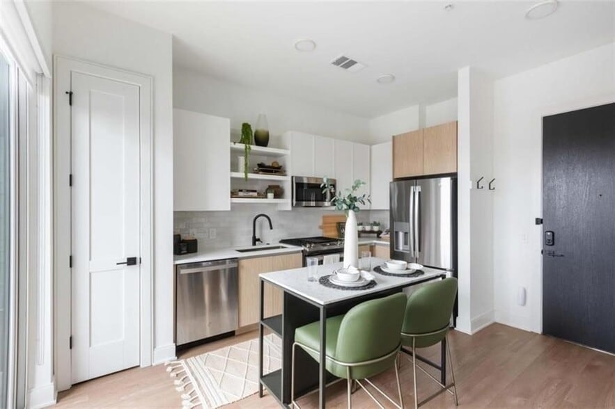 Building Photo - 665 Auburn Ave NE