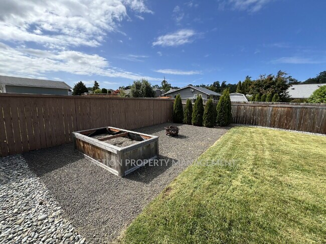 Building Photo - 3 bed 2 bath home in Sequim, close to everything