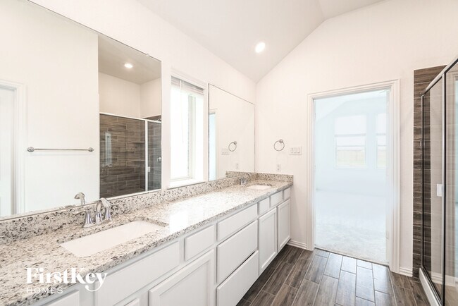 Building Photo - 15006 Lake Shore Ave