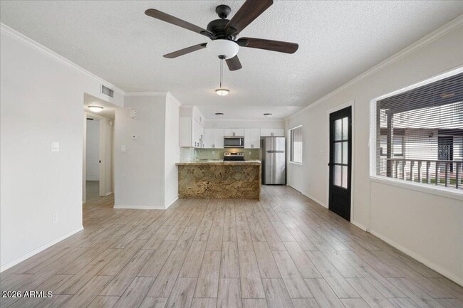 Building Photo - 6528 N 17th Ave