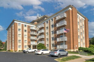 Building Photo - 500 S 37th St