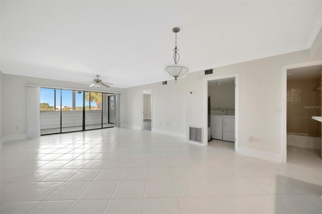 Building Photo - 9604 Cortez Rd W