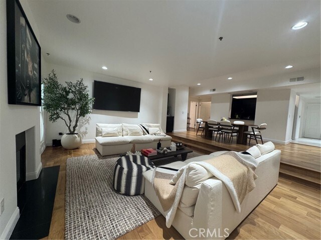 Building Photo - 12011 Goshen Ave