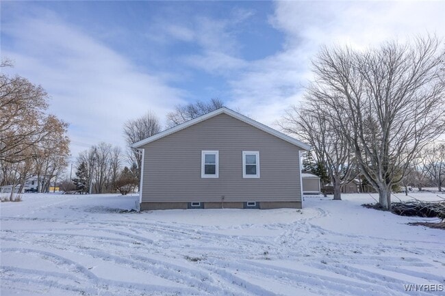 Building Photo - 3582 Upper Mountain Rd