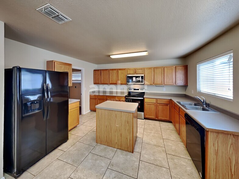 Building Photo - 11830 Briarton Pass