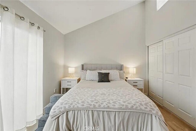 Building Photo - 14861 Mulberry Dr