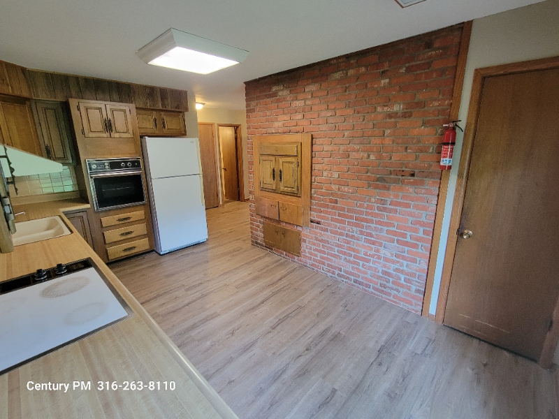 Building Photo - 9700 W 9th St N