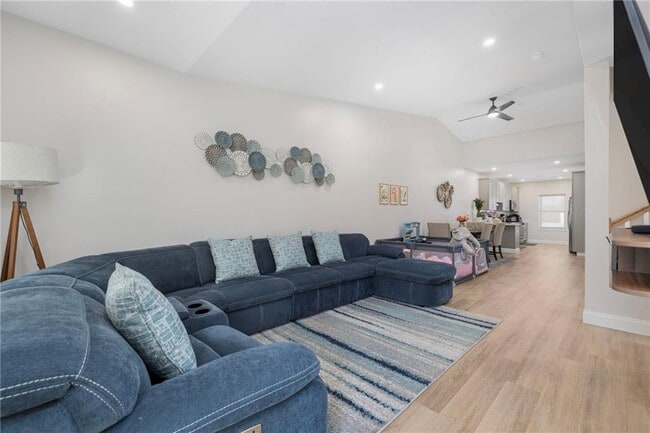 Building Photo - 46 W Valley Cir