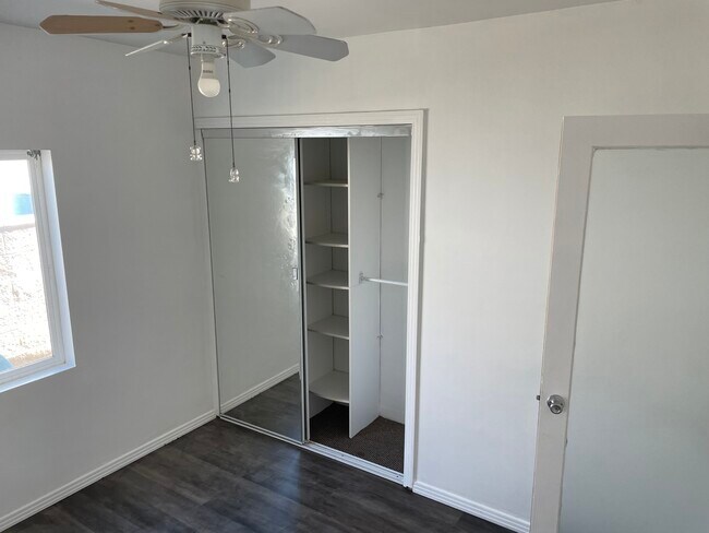 Building Photo - 6641 Charner St