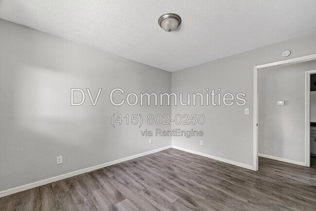 Building Photo - 16835 S Lighthouse Dr