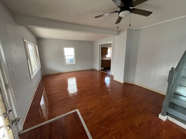 Building Photo - Great 2br/2ba home with large yard and large bonus room!